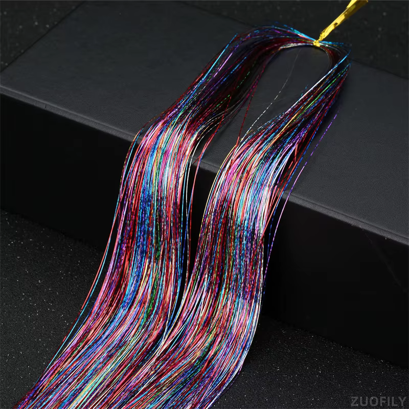 Guirlandes de cheveux brillantes et scintillantes, brins arc-en-ciel éblouissent les femmes Hippie p