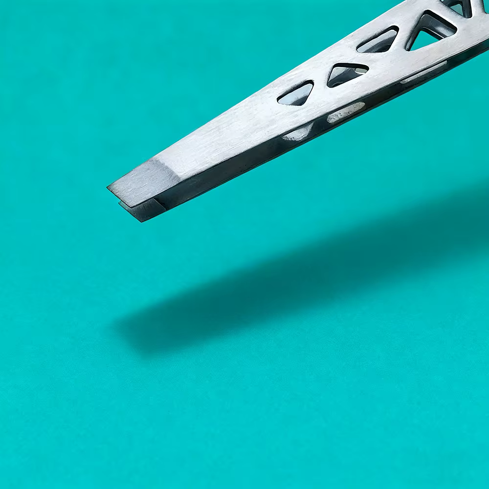 Pincettes de précision professionnelles en acier inoxydable, pointes plates et angulaires pour façon