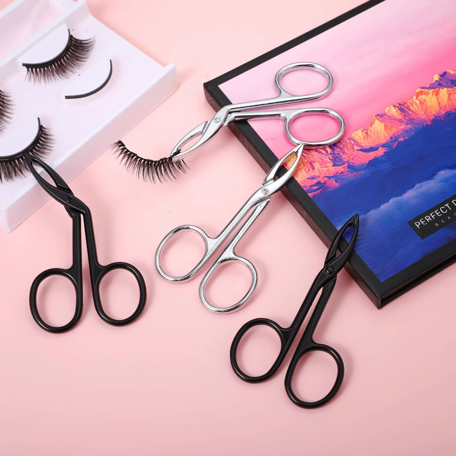 Pince à épiler pour les sourcils