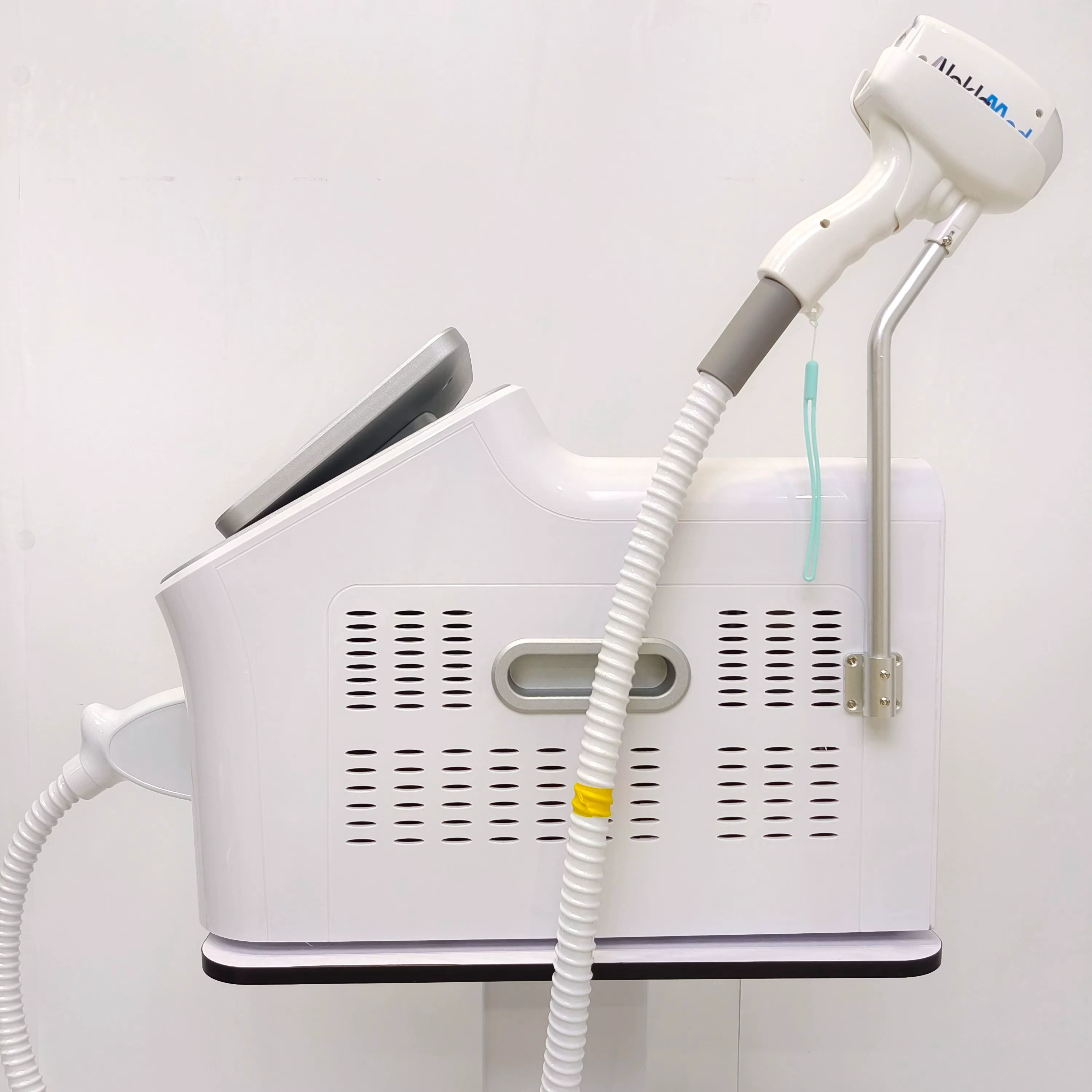 Promotion 2026 : Appareil d'épilation laser diode Soprano Ice Titanium 4000W avec 4 longueurs d'onde