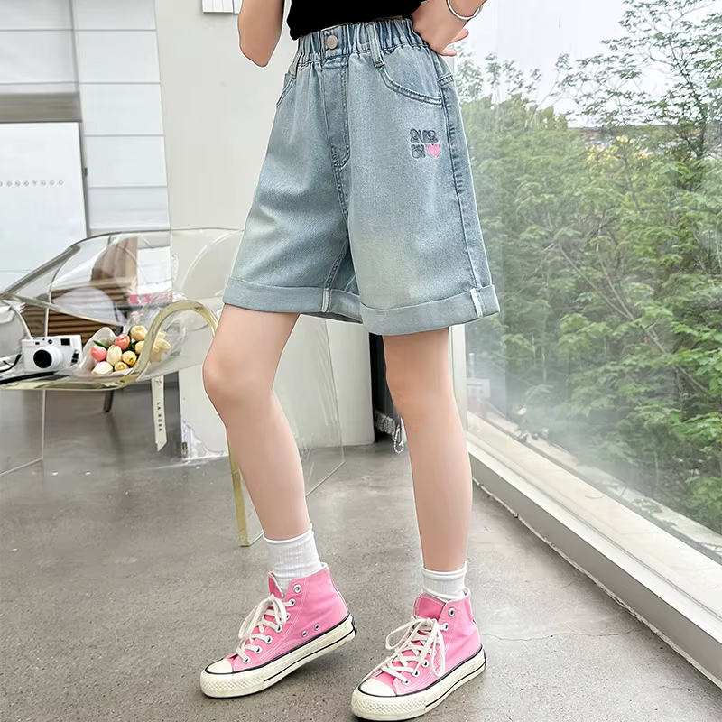 Short en jean délavé pour adolescentes, avec broderie de cœur, demi-mini jean pour enfants de 5 à 14 ans, à la mode, ample, été