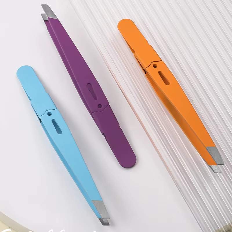Pince à sourcils colorée