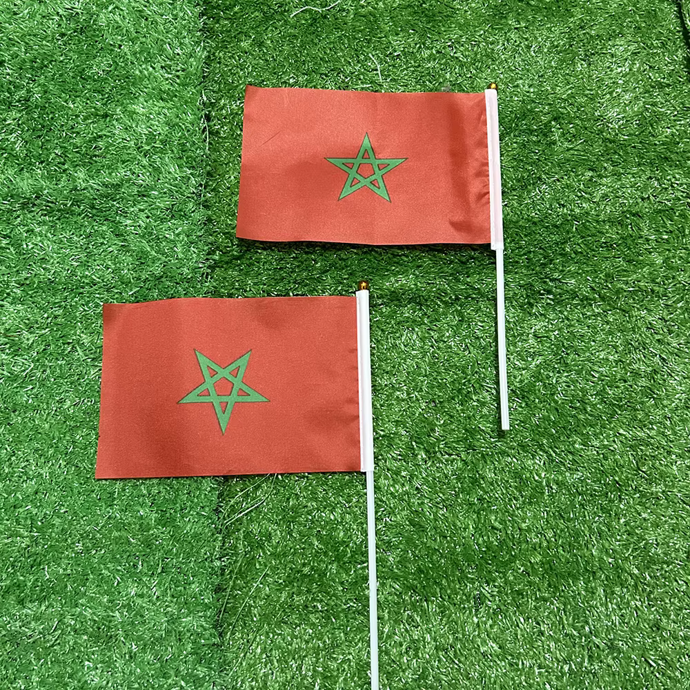 (DRAGONNIER) Drapeau marocain à agiter à la main 21*14cm en polyester avec mât en plastique pour activités sportives et décoration intérieure