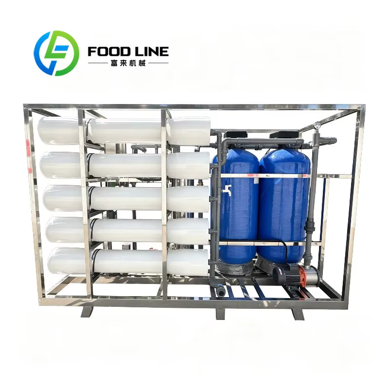 Système de traitement d'eau par osmose inverse industrielle, fonctionnement continu 24h/24, adapté à la production en ligne sans interruption.
