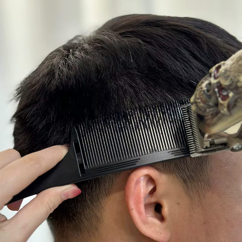 Peigne de coupe de cheveux incurvé à dessus plat pour barbier