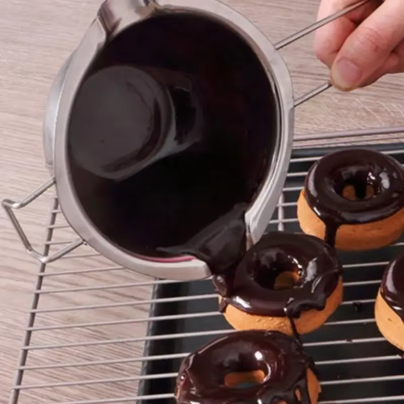 Chaudière de fusion de cire de bougie d'acier inoxydable avec la poignée résistante à la chaleur pour faire fondre des bonbons au chocolat et des fournitures de fabrication de bougies