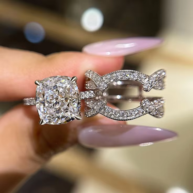 Ensemble de bagues de luxe en CZ : bagues empilables en zircone entièrement coupées | Bijoux pour femmes plaqués argent 925 | Accessoires de fête glamour
