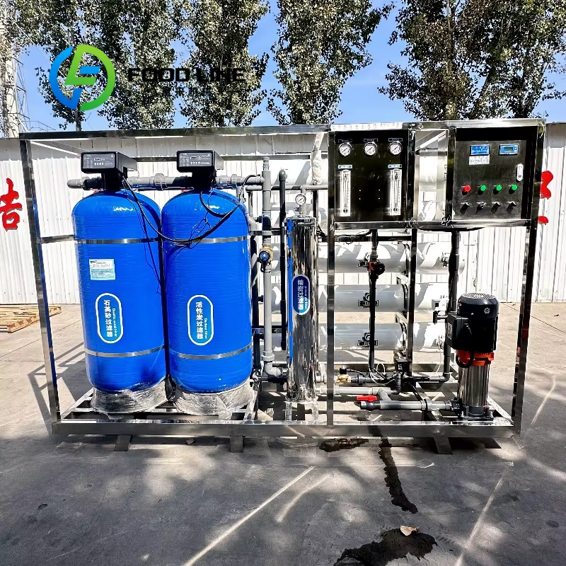 Système de traitement d'eau par osmose inverse industrielle, fonctionnement continu 24h/24, adapté à la production en ligne sans interruption.