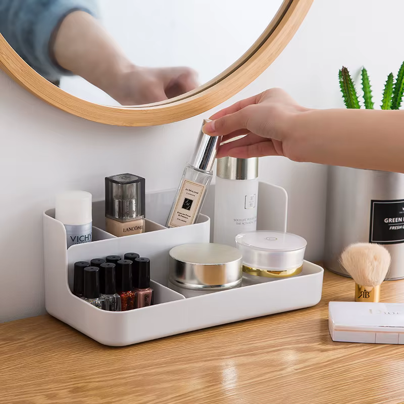 Boîte de rangement pour cosmétiques, organisateur de vanité en plastique avec étagère pour soins de la peau, parfait pour les produits de soins de la peau, support de beauté peu encombrant