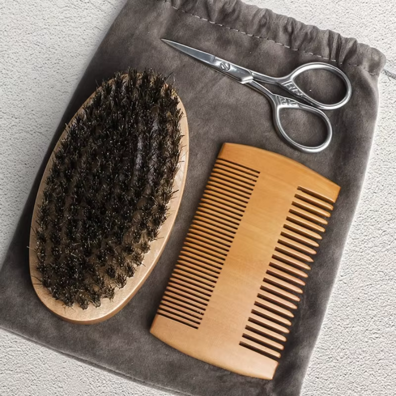 Ensemble professionnel de brosse et peigne à barbe en bois pour hommes, outil de soin de la moustache, poils de sanglier naturels pour peigner les barbes, cadeau