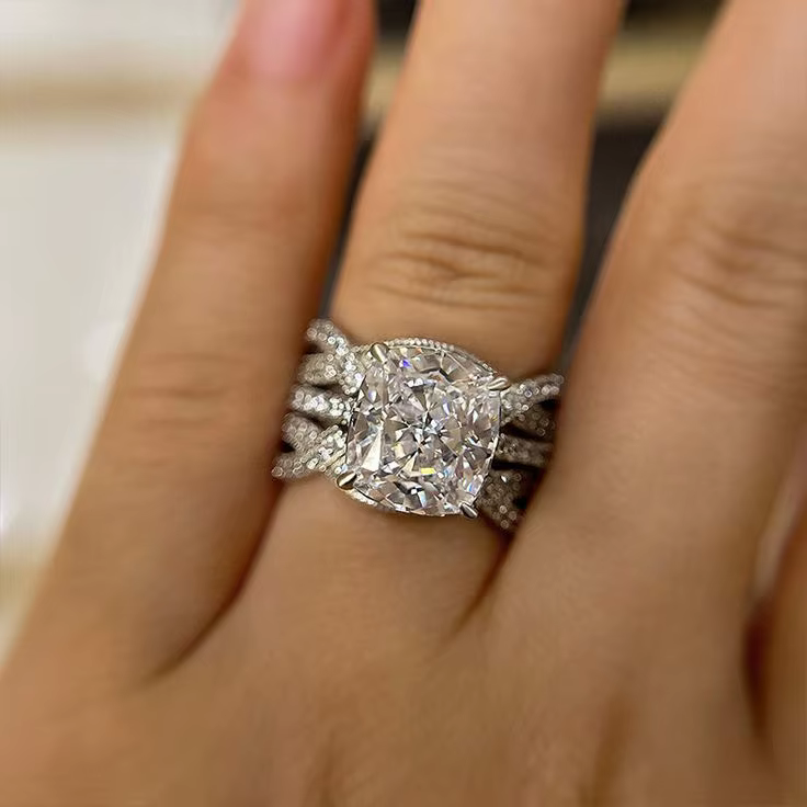 Ensemble de bagues de luxe en CZ : bagues empilables en zircone entièrement coupées | Bijoux pour femmes plaqués argent 925 | Accessoires de fête glamour