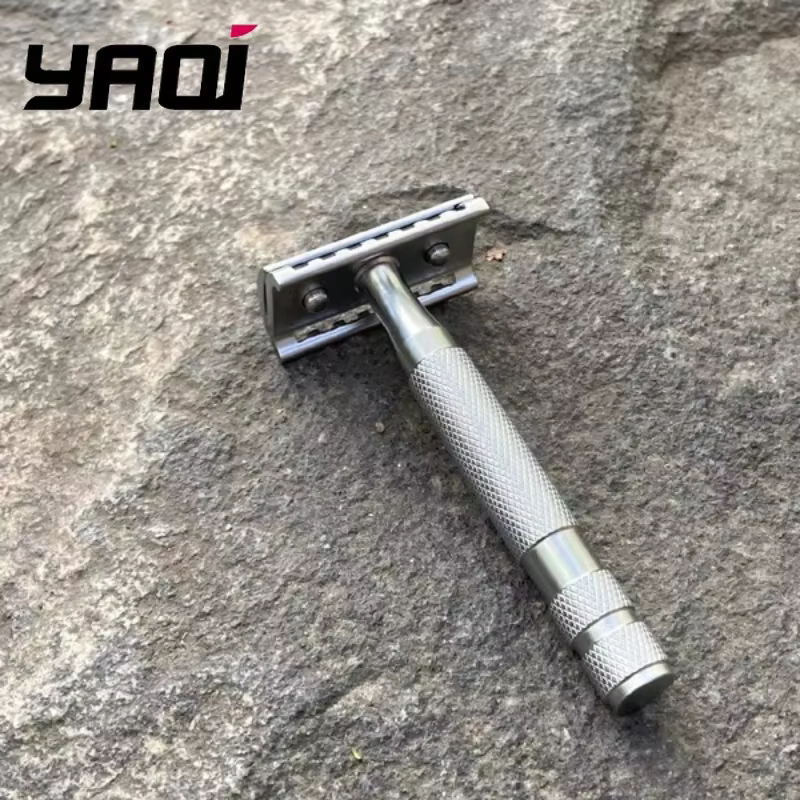 Rasoir de sécurité pour homme 2026 YAQI KNIGHT-HELMET avec manche en acier inoxydable et tête