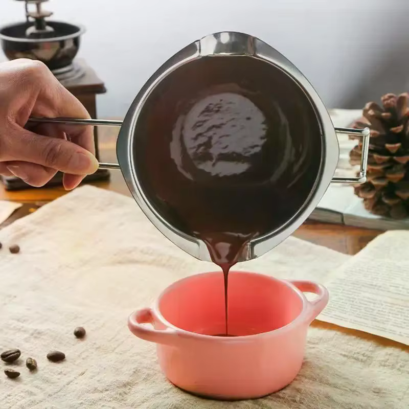 Chaudière de fusion de cire de bougie d'acier inoxydable avec la poignée résistante à la chaleur pour faire fondre des bonbons au chocolat et des fournitures de fabrication de bougies