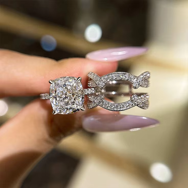 Ensemble de bagues de luxe en CZ : bagues empilables en zircone entièrement coupées | Bijoux pour femmes plaqués argent 925 | Accessoires de fête glamour