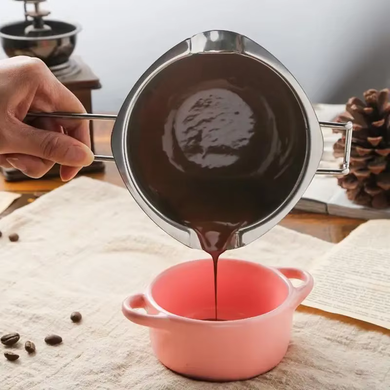 Chaudière de fusion de cire de bougie d'acier inoxydable avec la poignée résistante à la chaleur pour faire fondre des bonbons au chocolat et des fournitures de fabrication de bougies