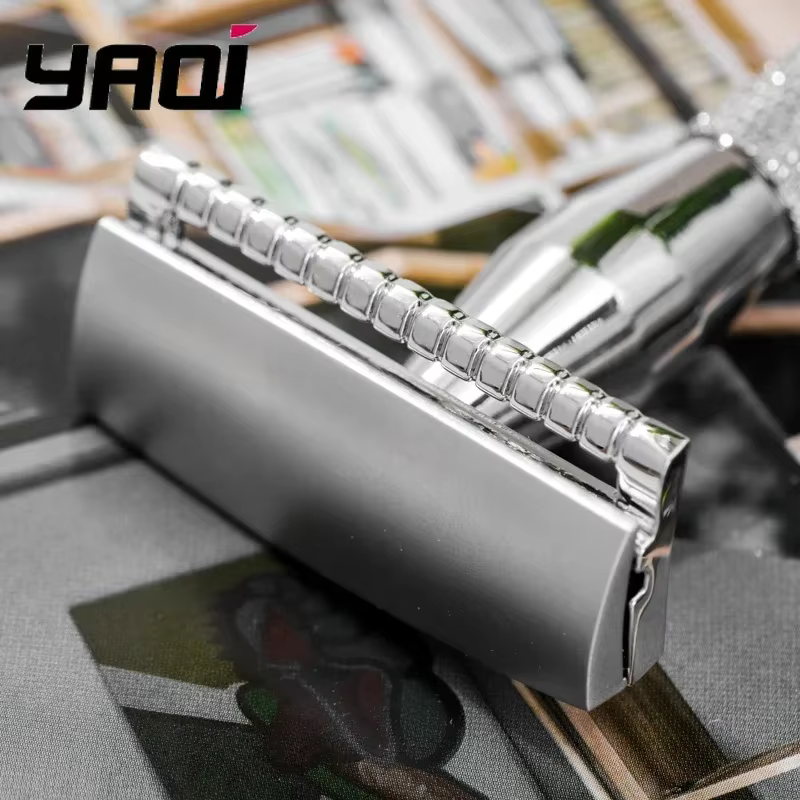 Rasoir de sécurité YAQI Razzo Rocket 2026 avec manche en aluminium couleur chrome pour hommes