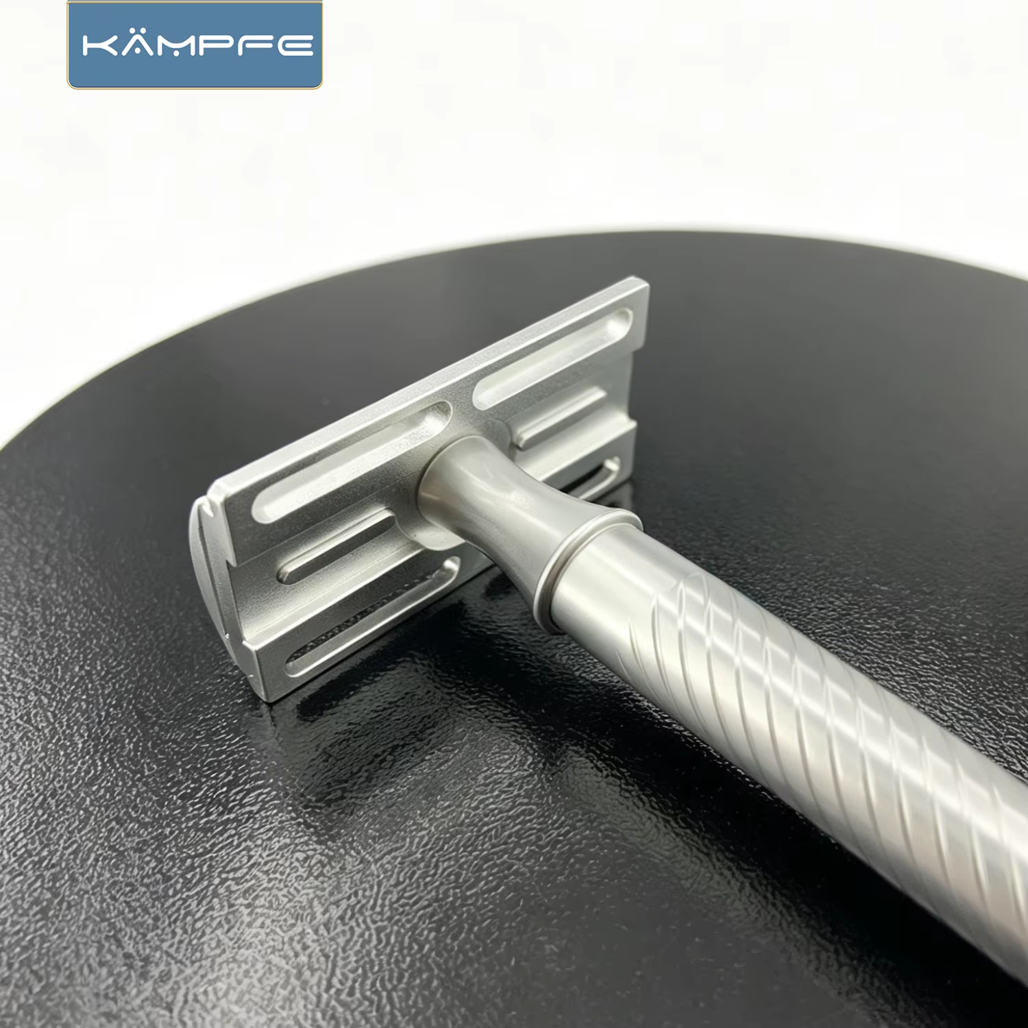 Rasoir de sécurité manuel traditionnel à double tranchant KAMPFE en aluminium CNC pour rasage humide