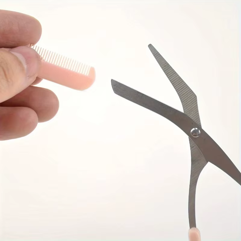 Ciseaux de coupe de sourcils roses avec peigne intégré