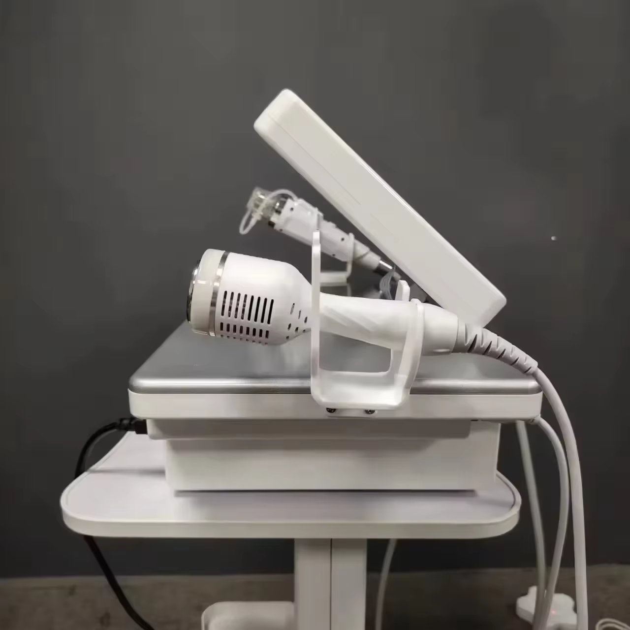 Appareil professionnel électrique multifonctionnel pour le soin de la peau du visage