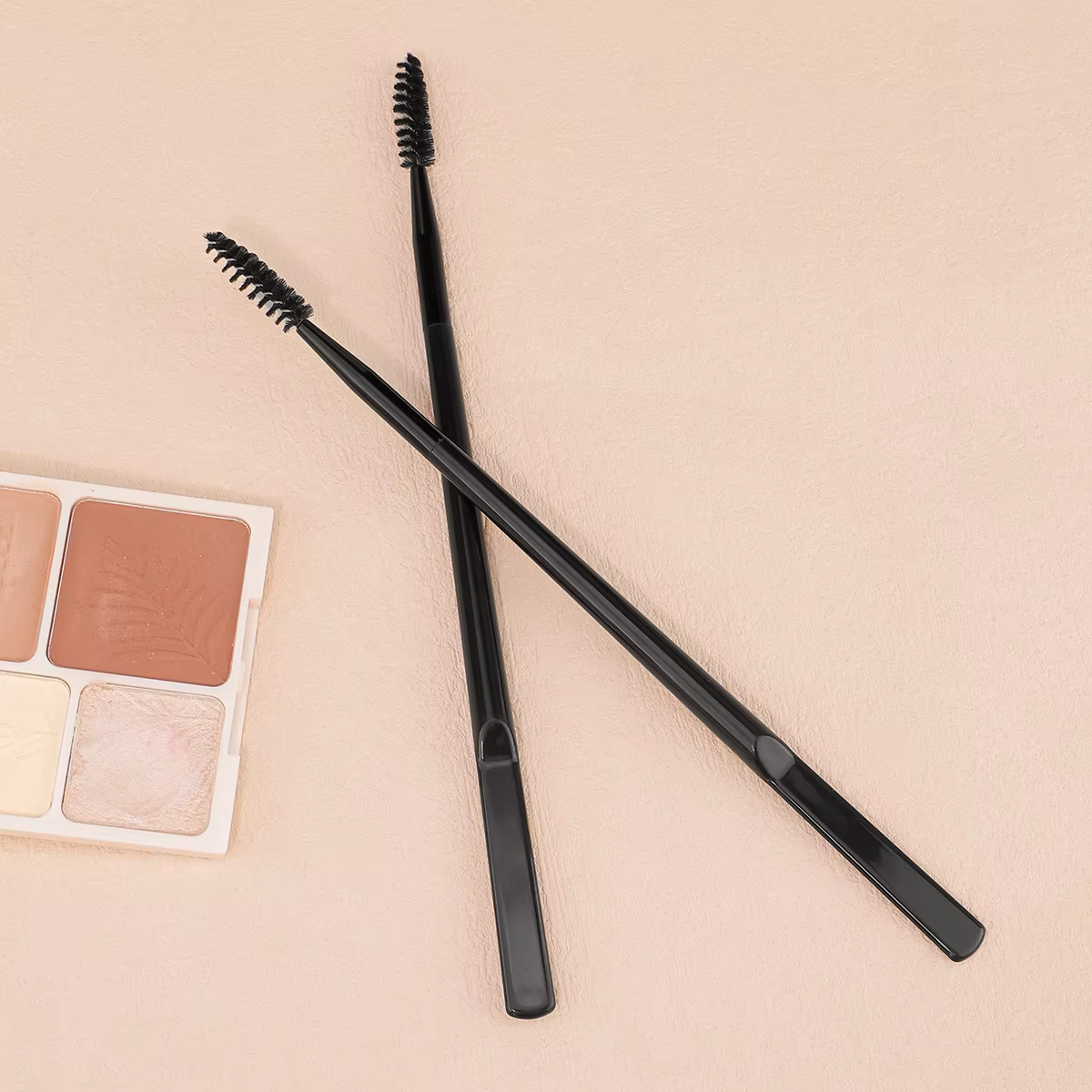 Brosse applicatrice double embout pour sourcils