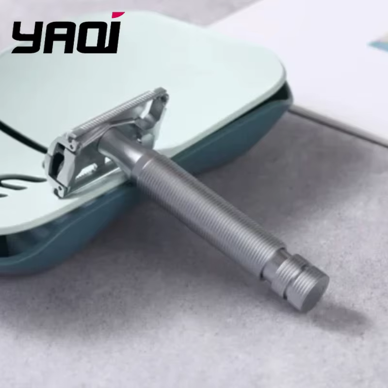 Vente Flash 2026 ! Rasoir de sécurité YAQI Monarch couleur chrome mat - Hypoallergénique