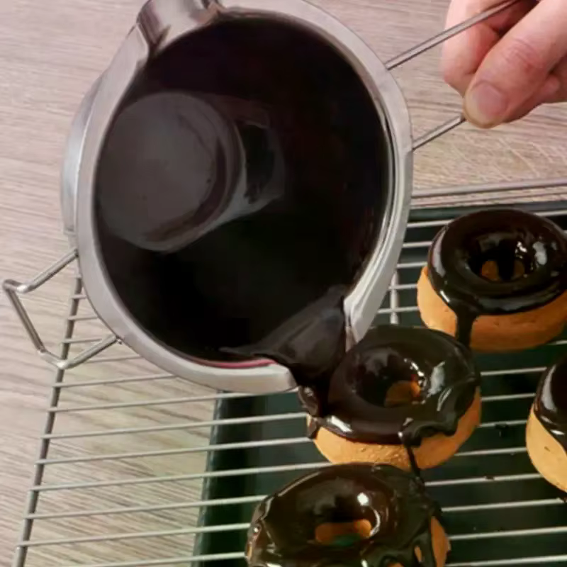 Chaudière de fusion de cire de bougie d'acier inoxydable avec la poignée résistante à la chaleur pour faire fondre des bonbons au chocolat et des fournitures de fabrication de bougies