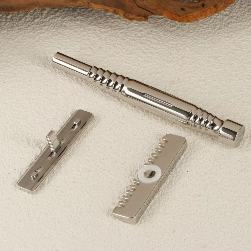 Rasoir de sécurité YAQI Romulus Open Comb Polished en acier inoxydable 316