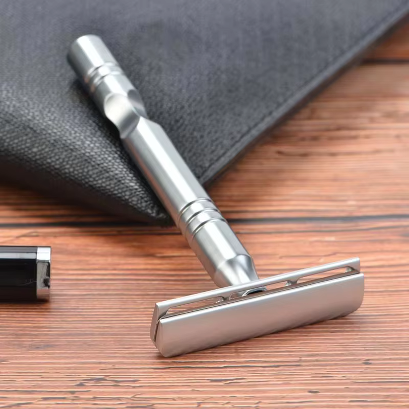 Vente flash ! Rasoir de sécurité pour homme YAQI Matte Chrome Color AC Blade Excalibur à lame simple