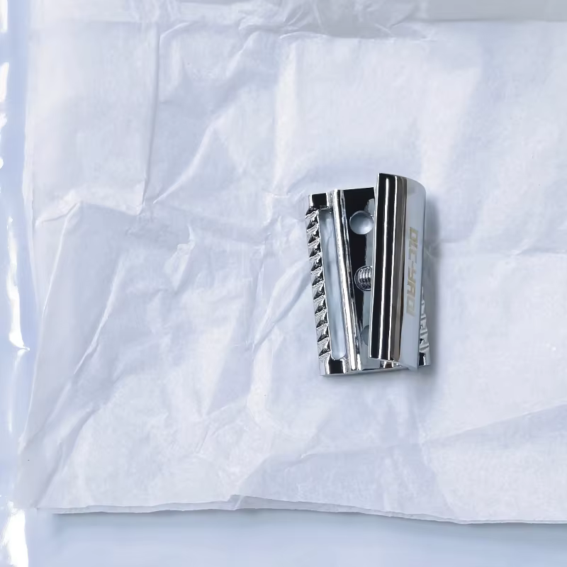 Vente Flash 2026 ! Tête de rasoir de sécurité à double tranchant YAQI couleur chrome à bord festonné