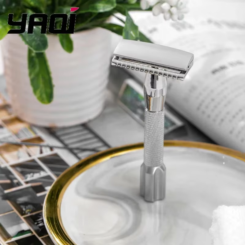 Rasoir de sécurité YAQI Razzo Rocket 2026 avec manche en aluminium couleur chrome pour hommes